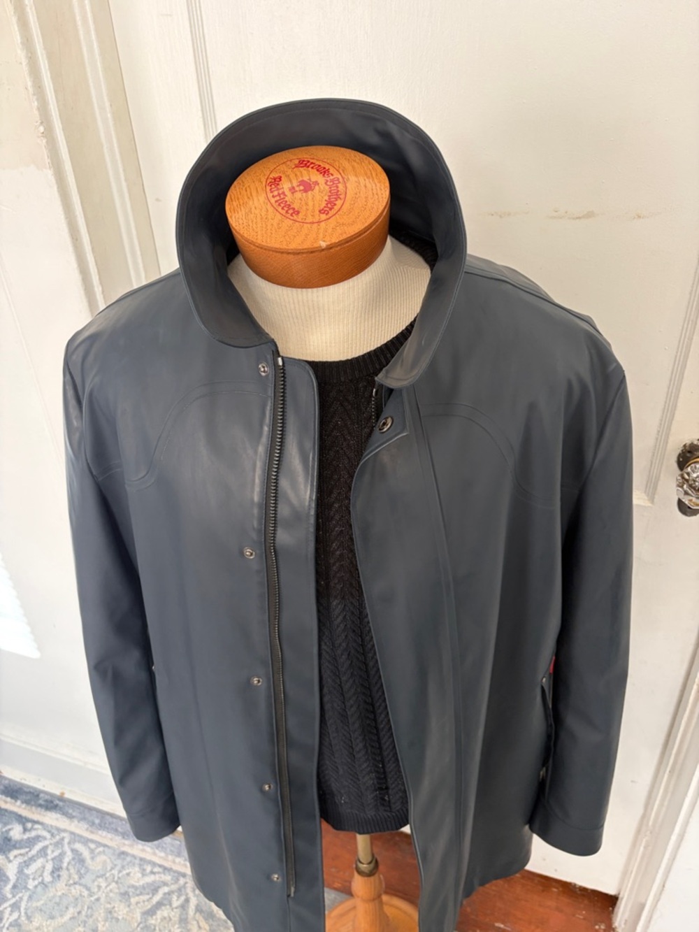 Hunter Men's Dark Blue Trench Coat - Smooth Finish in mint condition - Picture 8 of 13